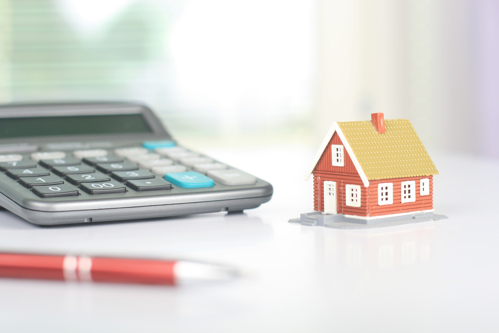 Calculatrice calculette shutterstock_260482397<br />
Andy Dean Photography <br />
http://www.shutterstock.com/gallery-100760p1.html